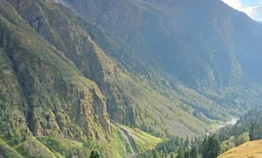 chandernahan-lake-trek-3